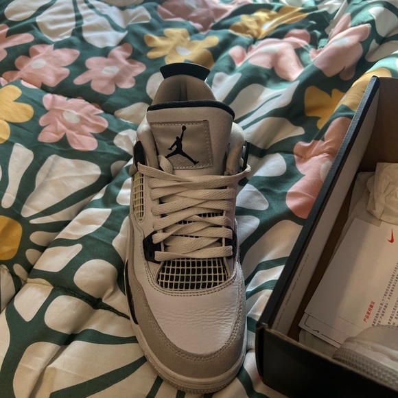 Air Jordan 4 Retro GS military black women size 7/men size 5 - Picture 5 of 5